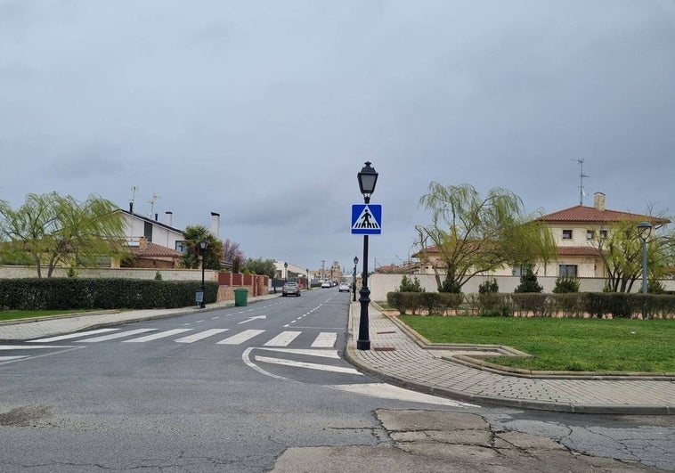 Dos encapuchados saltan de tapia en tapia para robar en tres chalés de Peñaranda y huyen con las manos vacías al ser pillados por un vecino